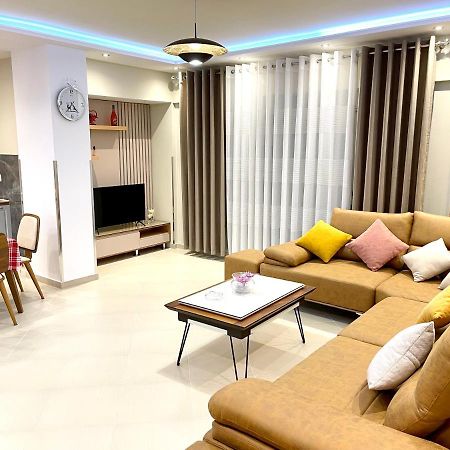 Отель Queen Isabella Premium Влёра Экстерьер фото