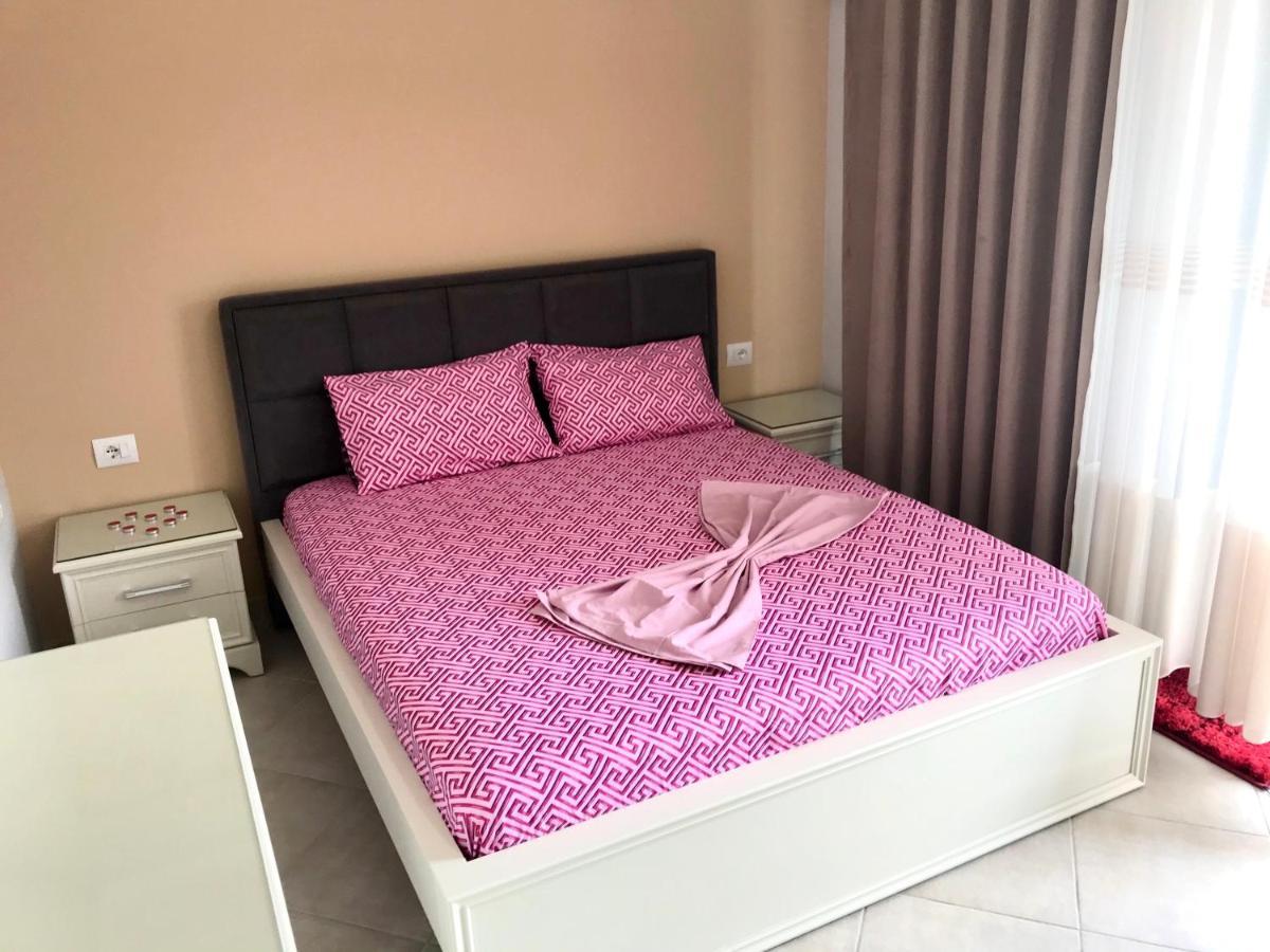 Отель Queen Isabella Premium Влёра Экстерьер фото