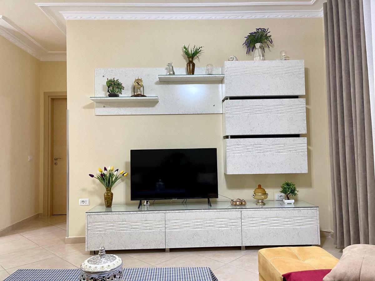 Отель Queen Isabella Premium Влёра Экстерьер фото