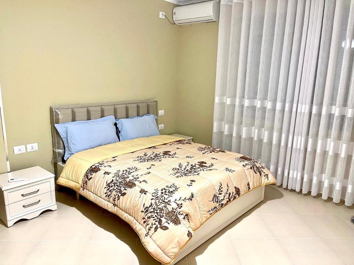 Отель Queen Isabella Premium Влёра Номер фото