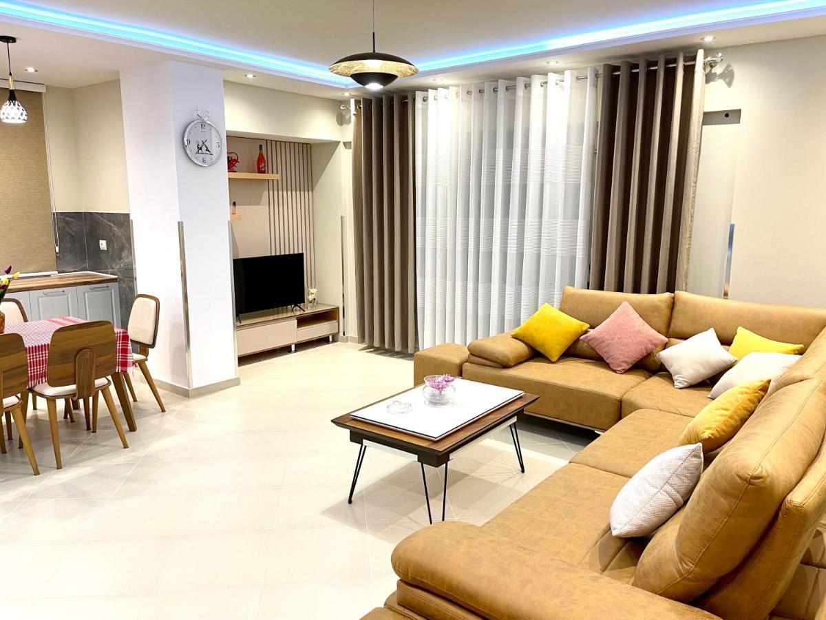 Отель Queen Isabella Premium Влёра Экстерьер фото